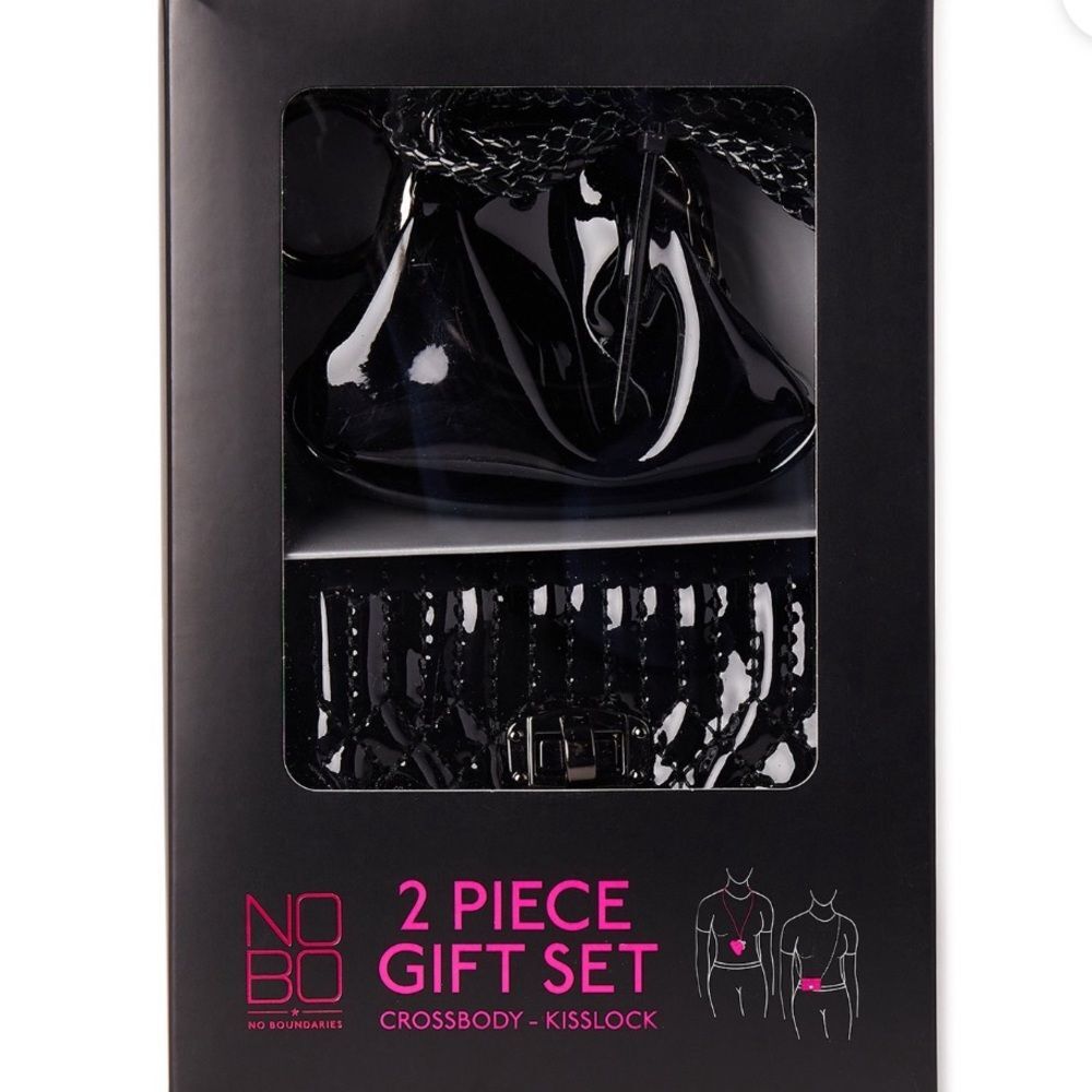 NWT No Boundaries Black Micro Mini Crossbody Handbag and Kisslock